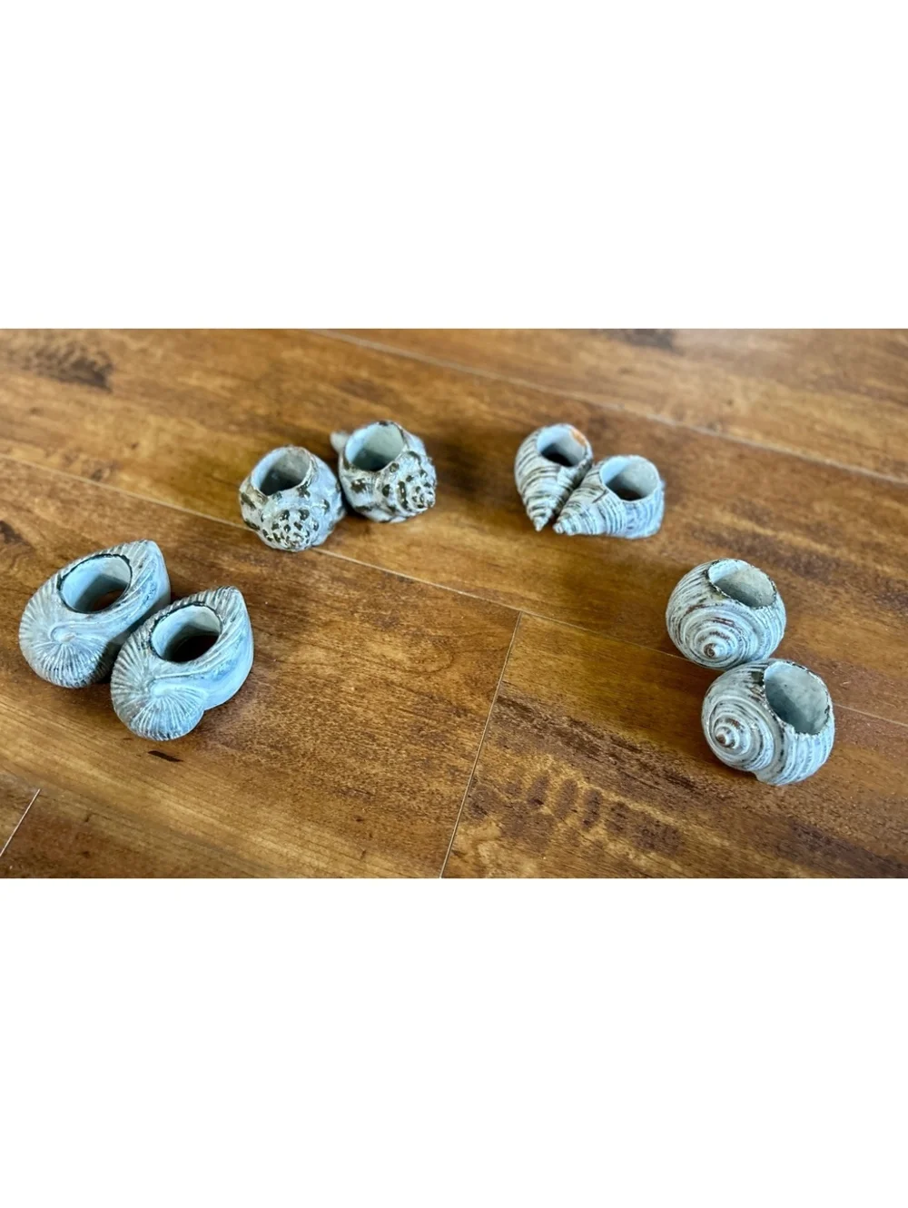 Set of 8 Ceramic Shell-Shaped Napkin Rings